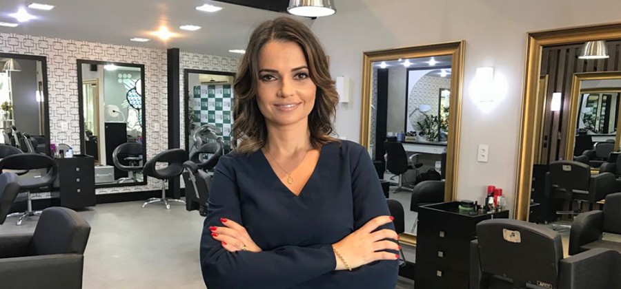 Dani Venancio especialista na área da beleza salão de beleza mercado da beleza curso
